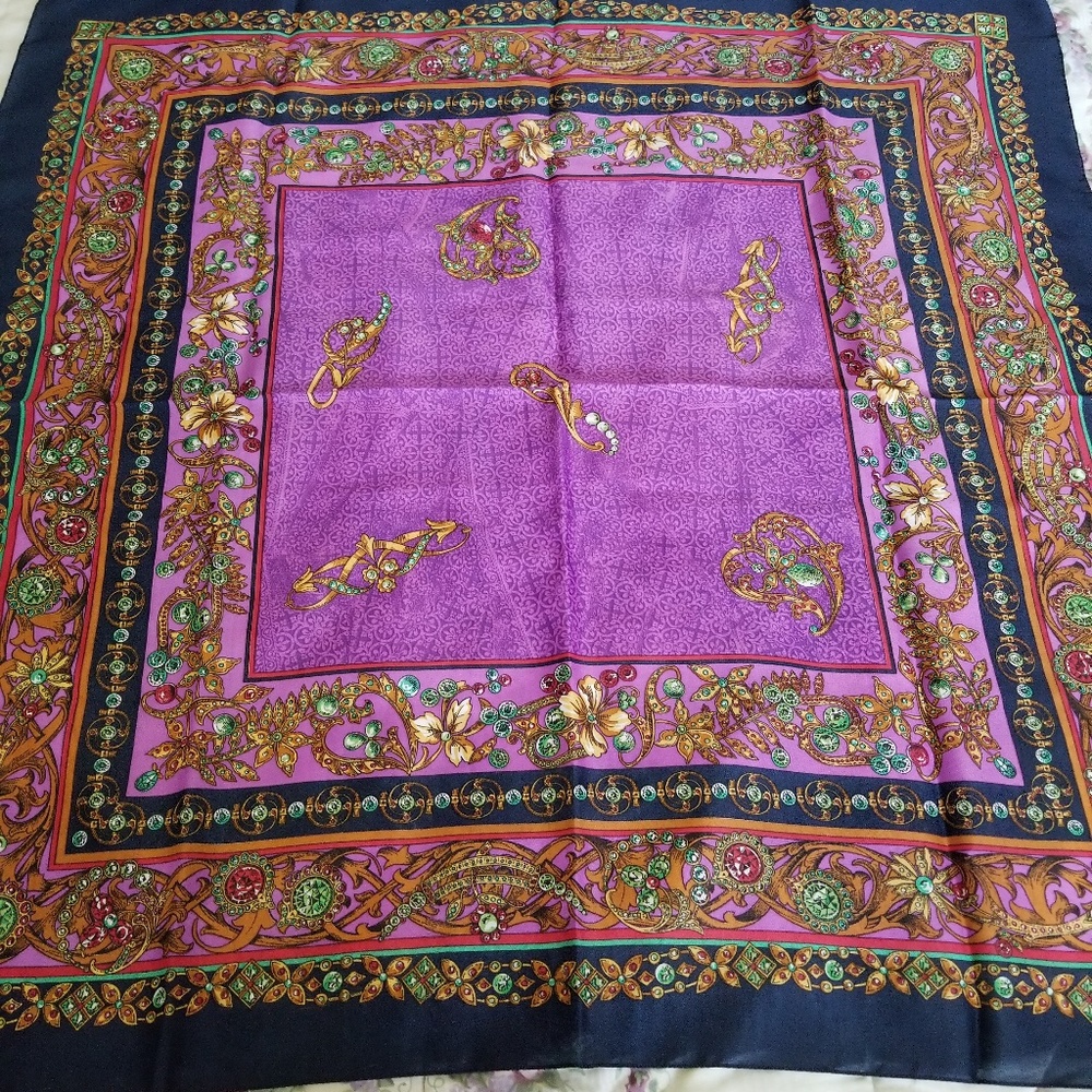 Berkshire scarf navy blue & purple 30" square